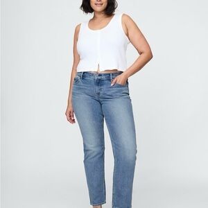 GAP Women's Low Rise '90s Slim Straight Jeans in Medium Indigo, size 33/16 Long